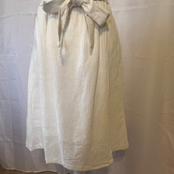 Betsy's Boutique Shop Textured White Cotton Skirt - Picture 6 of 11